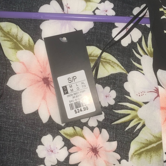 Summer cover up dress brand new small flowers - Picture 3 of 3